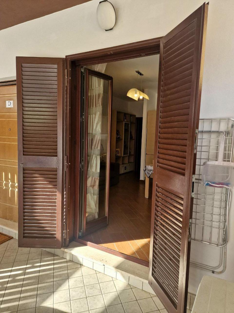 Domus Livio, 7 Min Fco Airport, Free Wifi, Garden Apartment, 2 Tv Hd Fiumicino Bagian luar foto