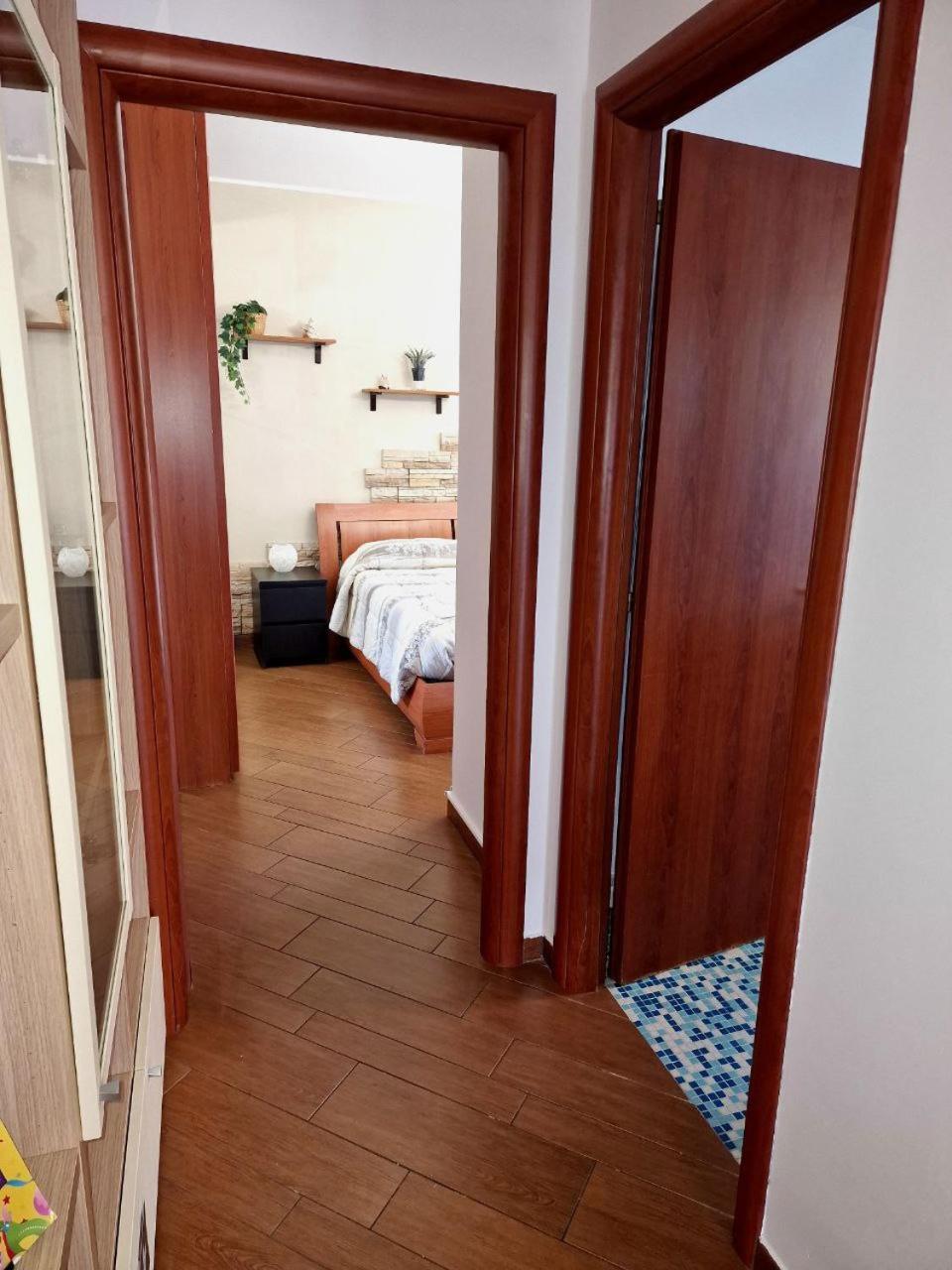 Domus Livio, 7 Min Fco Airport, Free Wifi, Garden Apartment, 2 Tv Hd Fiumicino Bagian luar foto
