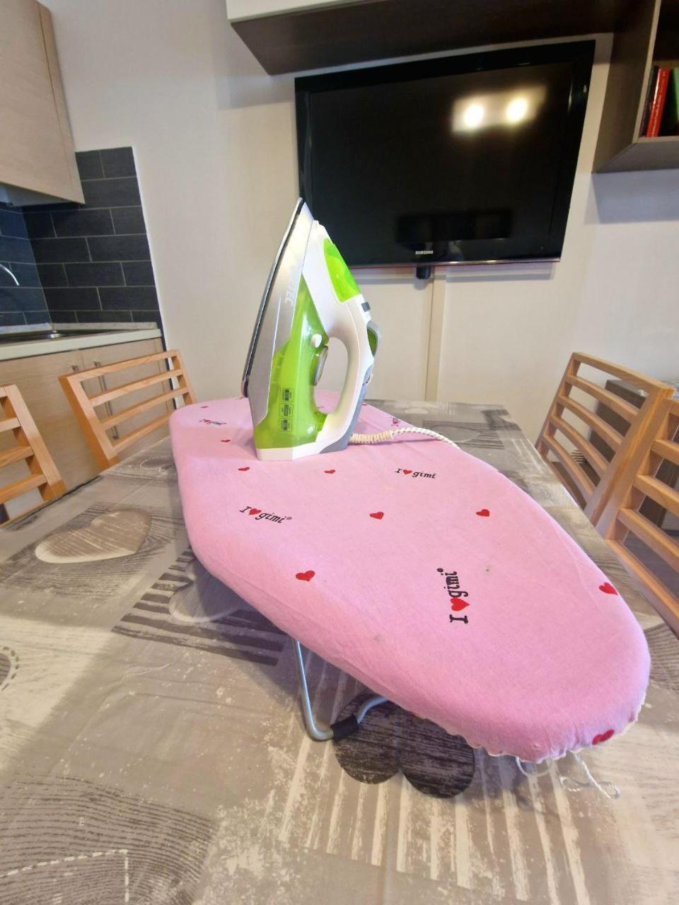 Domus Livio, 7 Min Fco Airport, Free Wifi, Garden Apartment, 2 Tv Hd Fiumicino Bagian luar foto