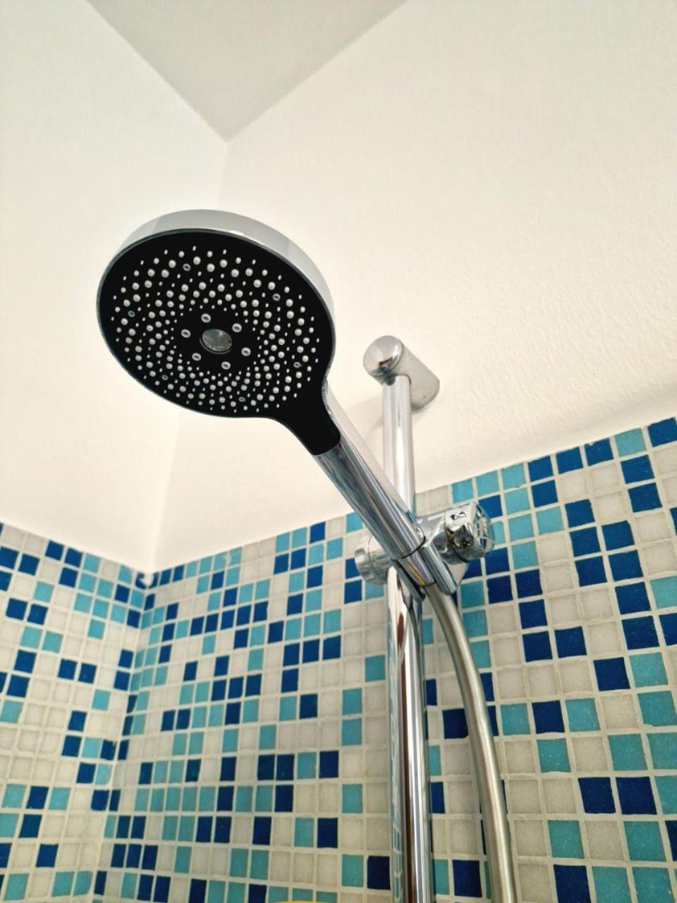 Domus Livio, 7 Min Fco Airport, Free Wifi, Garden Apartment, 2 Tv Hd Fiumicino Bagian luar foto