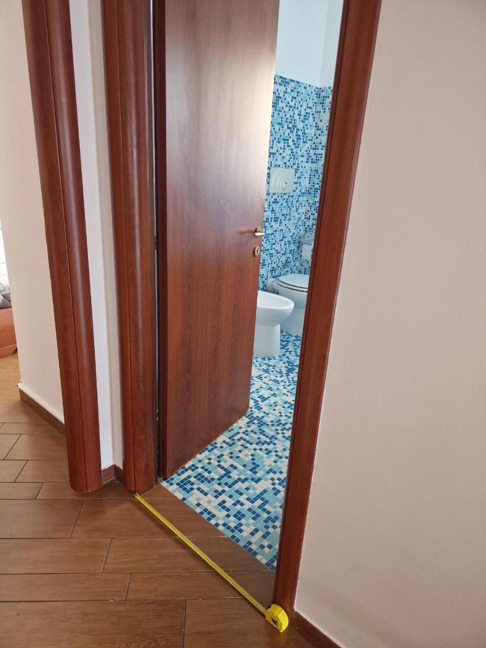 Domus Livio, 7 Min Fco Airport, Free Wifi, Garden Apartment, 2 Tv Hd Fiumicino Bagian luar foto