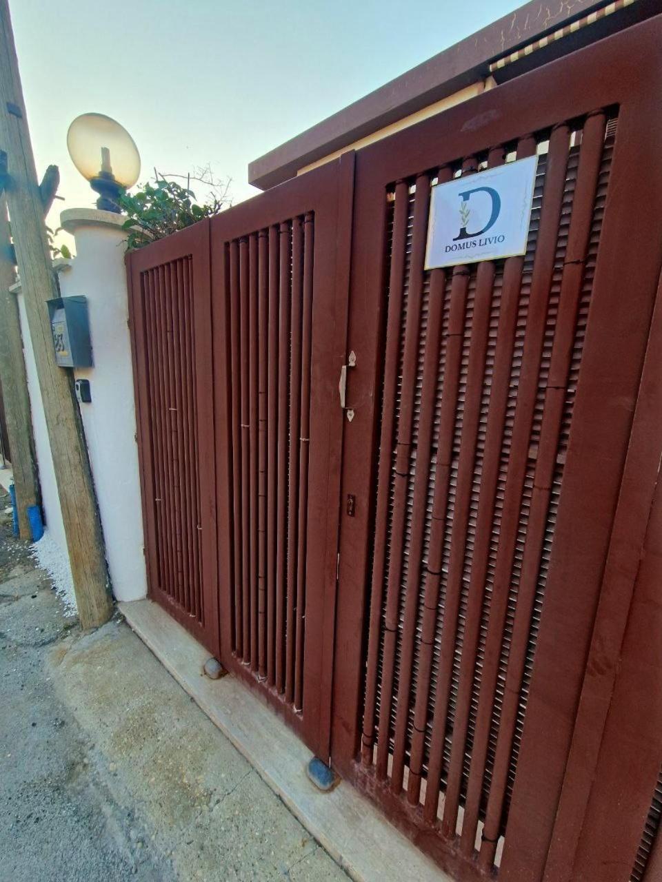 Domus Livio, 7 Min Fco Airport, Free Wifi, Garden Apartment, 2 Tv Hd Fiumicino Bagian luar foto
